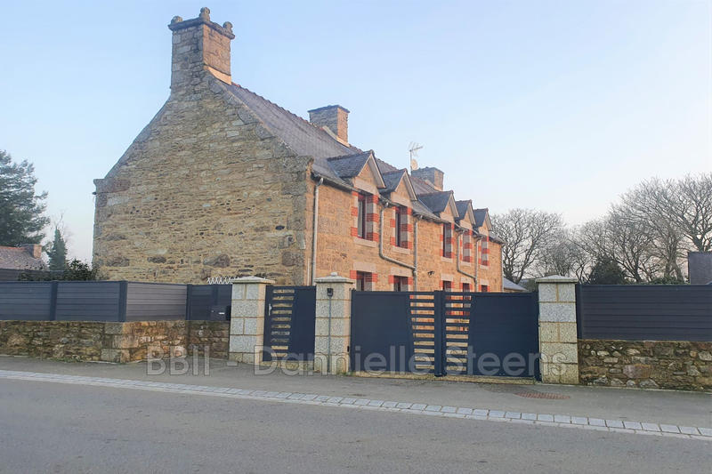 Maison - 200 m² - 2 pièces