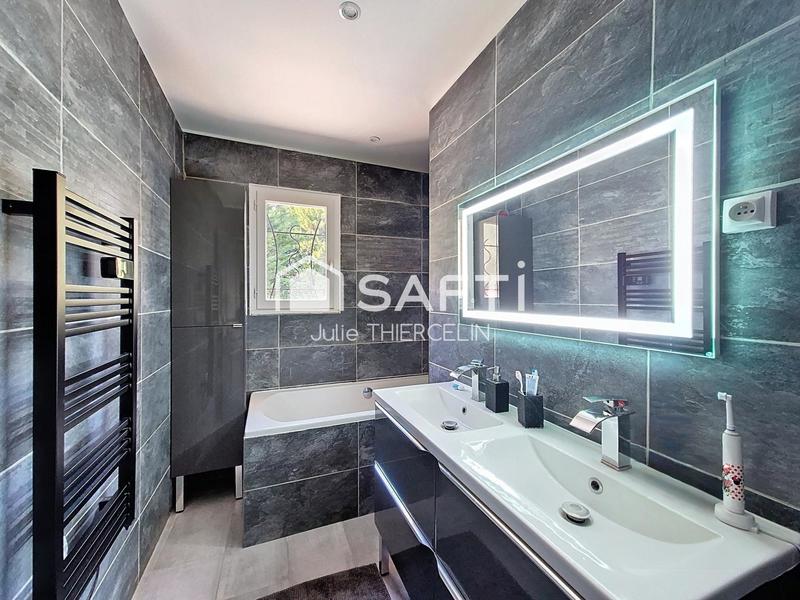 Maison - 136 m² - 5 pièces