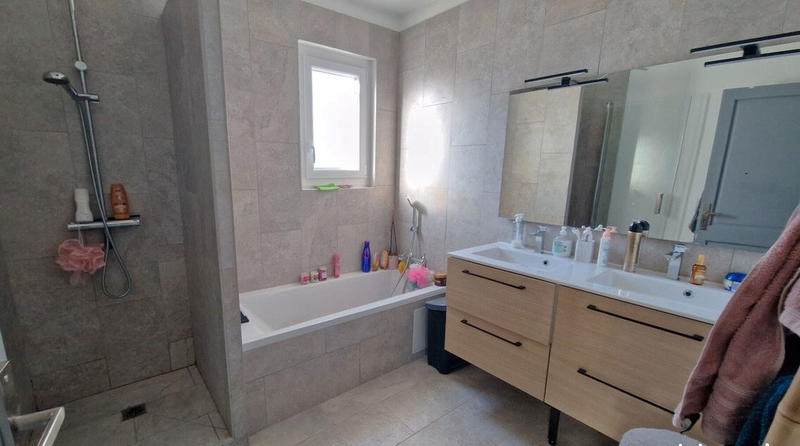 Maison - 142 m² - 6 pièces