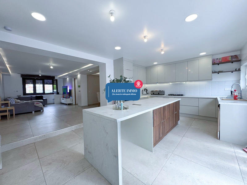 Maison - 122 m² - 5 pièces