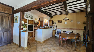 Maison - 280 m² - 11 pièces