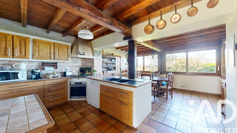 Maison - 200 m² - 7 pièces