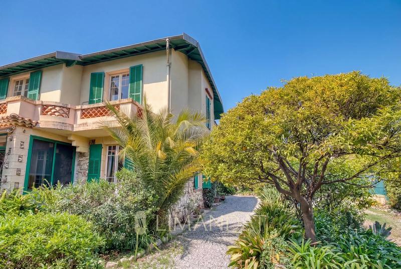 Villa - 200 m² - 8 pièces