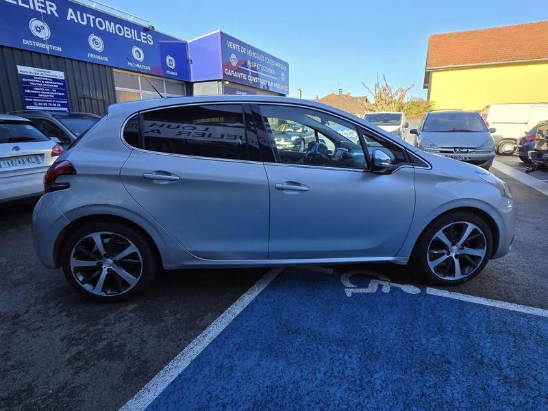 Peugeot 208 1.6 BlueHdi Féline