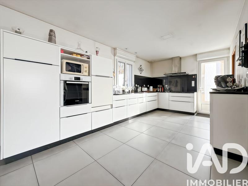 Maison - 107 m² - 6 pièces