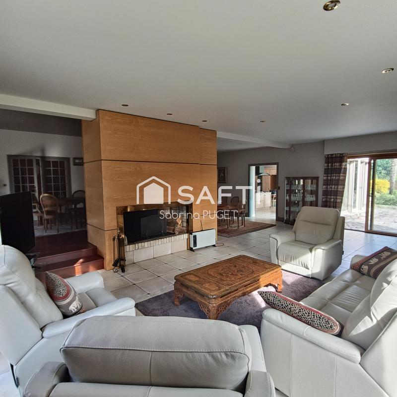 Villa - 360 m² - 12 pièces