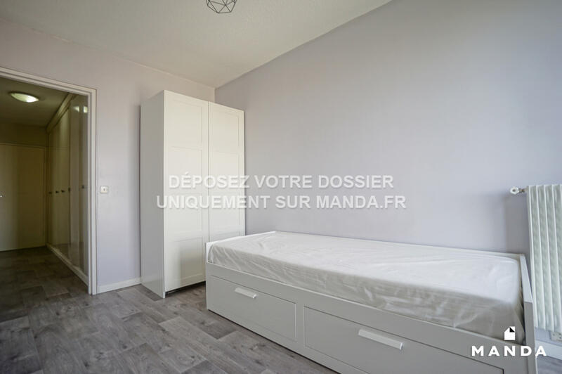 Chambre - 11 m² - 4 pièces