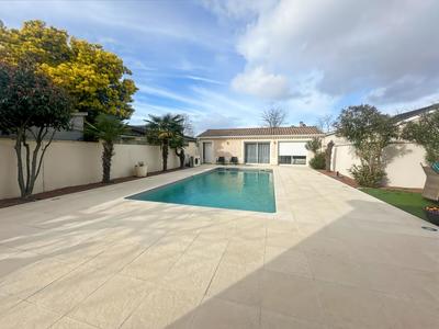 Maison - 195 m² - 7 pièces