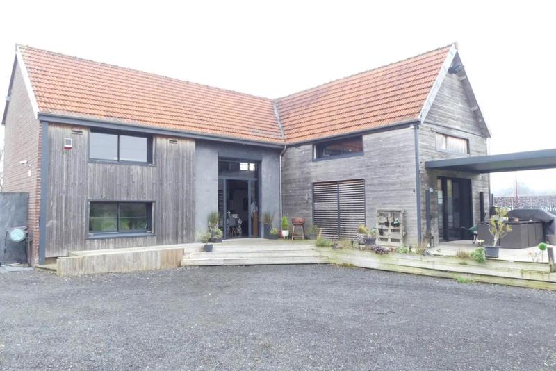 Maison - 186 m² - 3 pièces