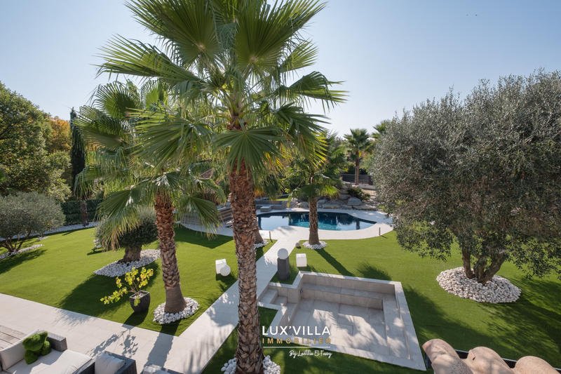 Villa - 344 m² - 12 pièces