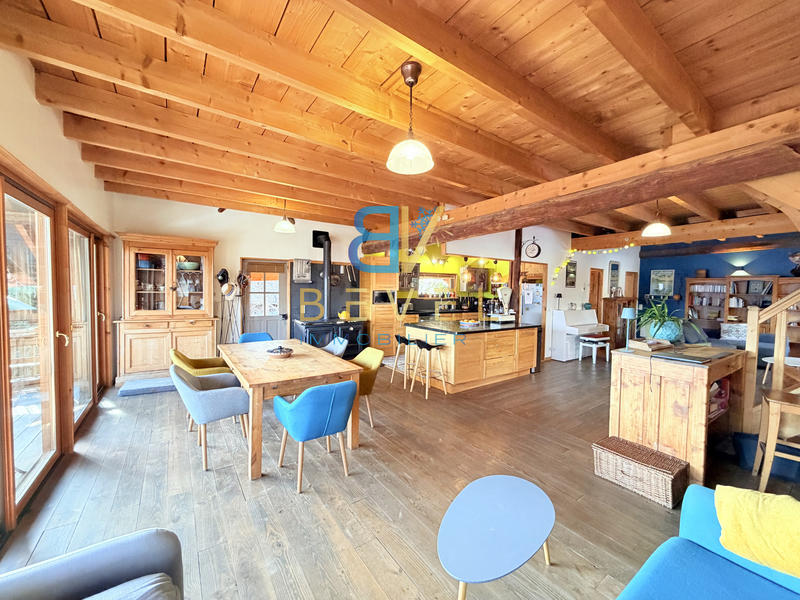 Châlet - 193 m² - 8 pièces