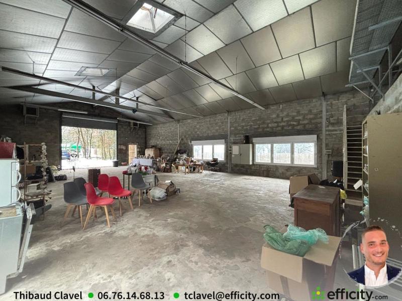 Entrepôt - 217 m² - 2 pièces