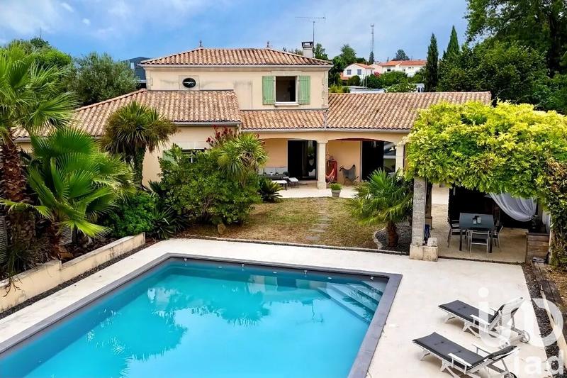 Maison - 200 m² - 7 pièces