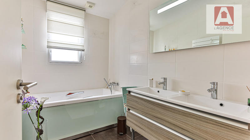 Maison - 187 m² - 6 pièces