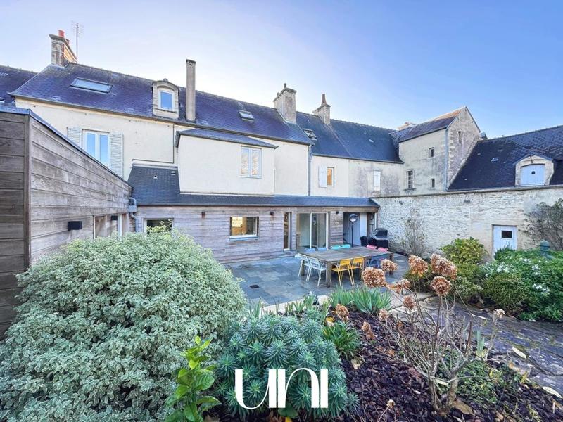 Maison de ville - 232 m² - 8 pièces