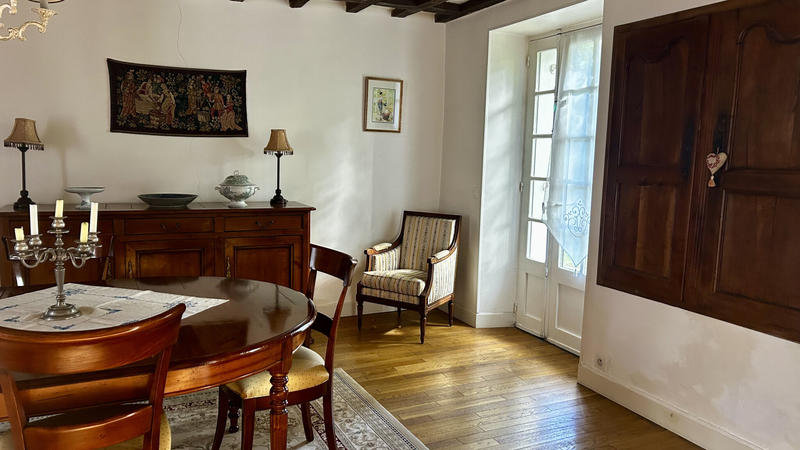 Maison - 211 m² - 7 pièces