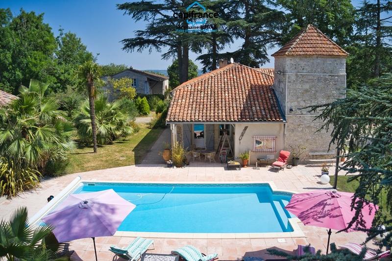 Propriété - 210 m² - 14 pièces