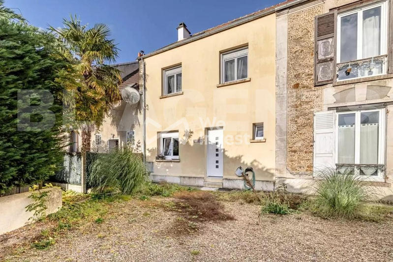 Maison - 96 m² - 5 pièces