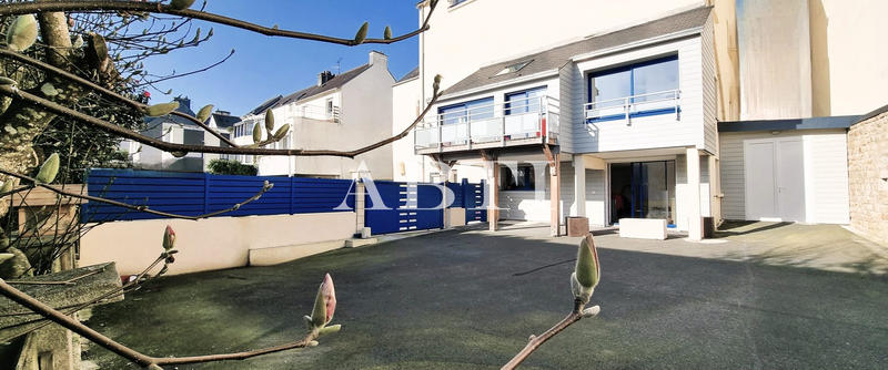 Appartement - 121 m² - 6 pièces