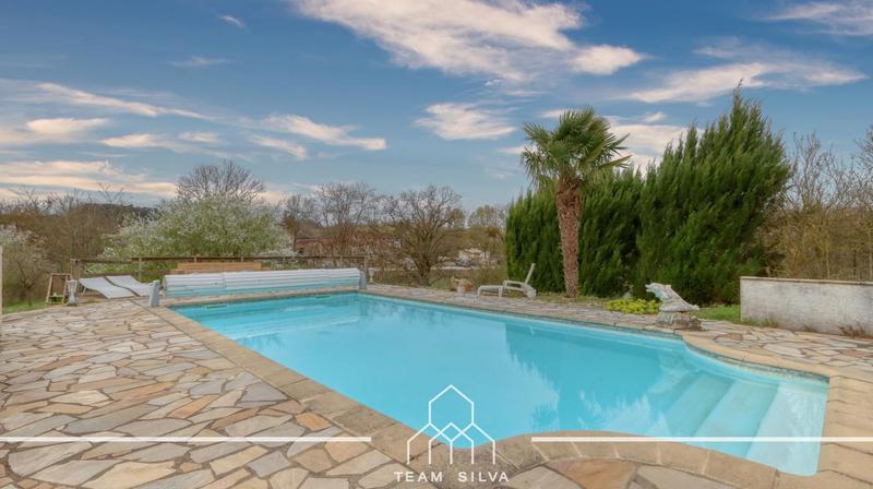 Maison - 200 m² - 5 pièces