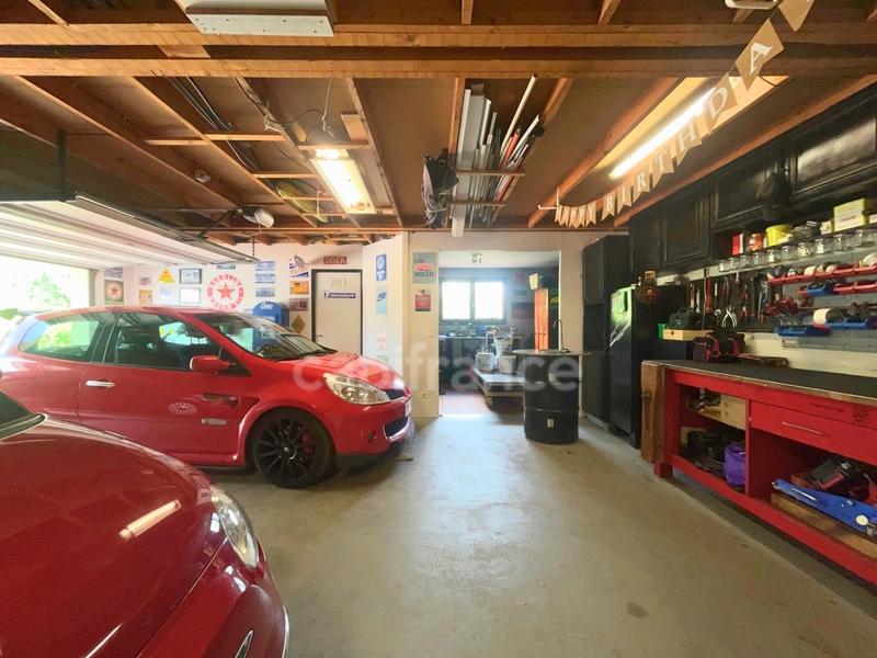 Maison - 200 m² - 7 pièces