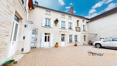 Maison - 314 m² - 10 pièces