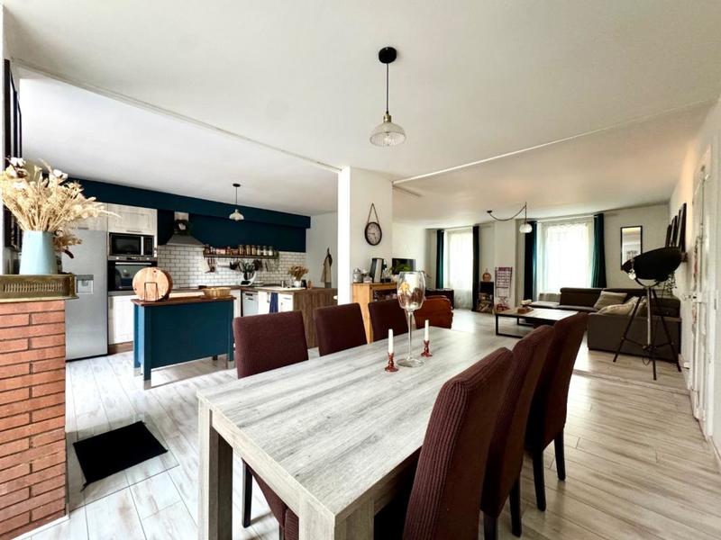 Maison de ville - 238 m² - 8 pièces