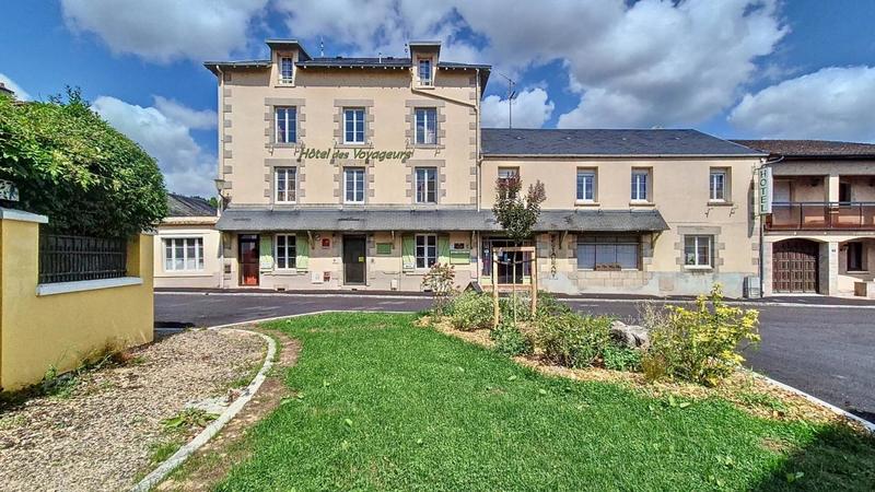 Propriété - 586 m² - 24 pièces