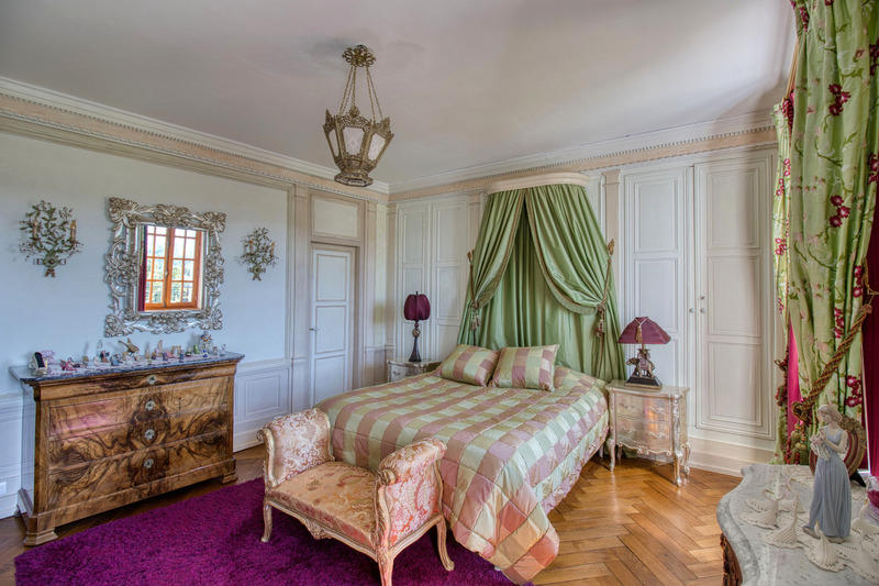 Château - 660 m² - 12 pièces