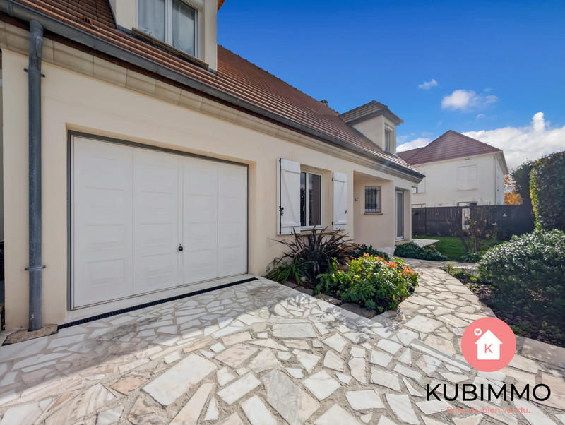 Maison traditionnelle - 121 m² - 6 pièces