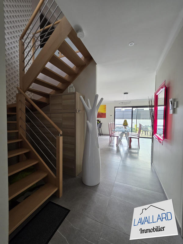 Maison - 167 m² - 6 pièces