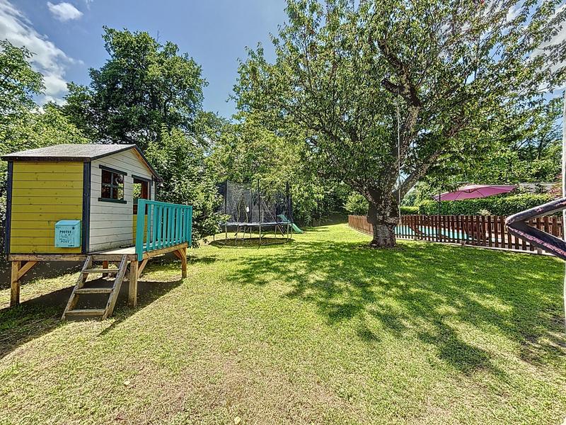 Maison - 181 m² - 8 pièces