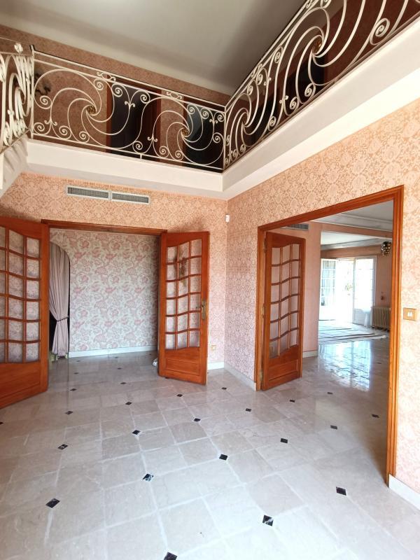 Maison - 265 m² - 8 pièces