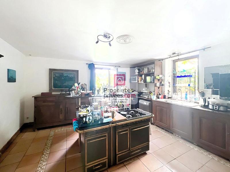 Maison - 553 m² - 15 pièces