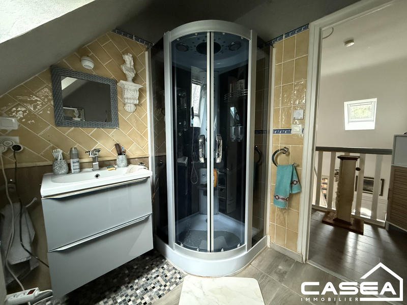 Maison - 99 m² - 5 pièces