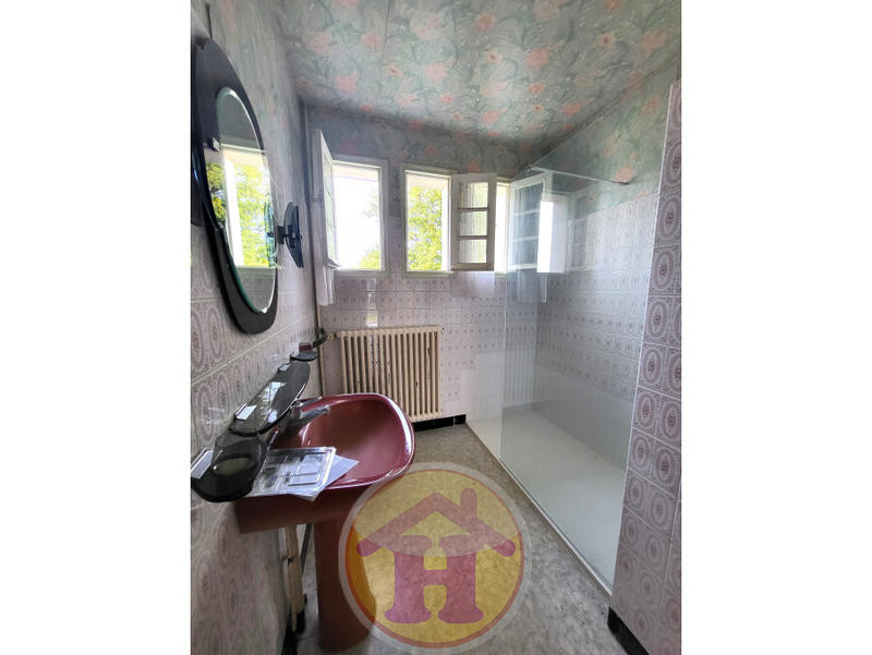 Maison - 121 m² - 6 pièces