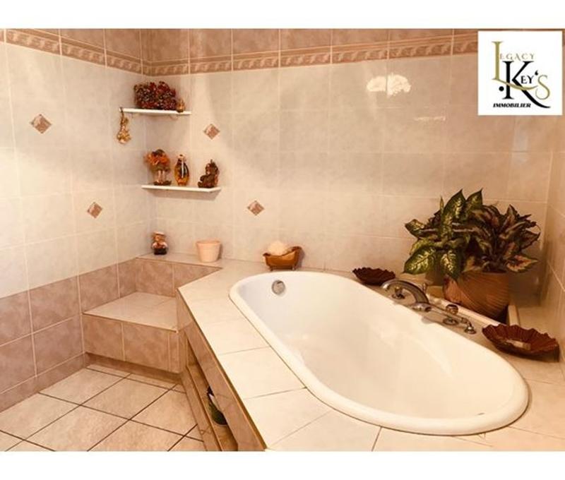 Maison traditionnelle - 166 m² - 5 pièces