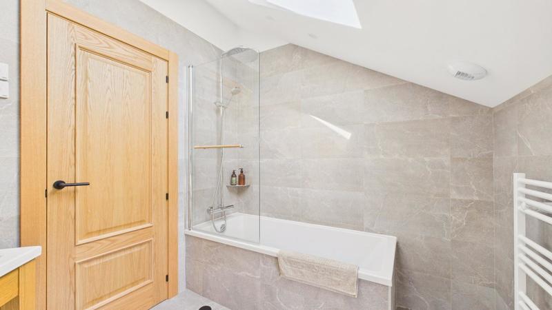 Maison - 410 m² - 11 pièces