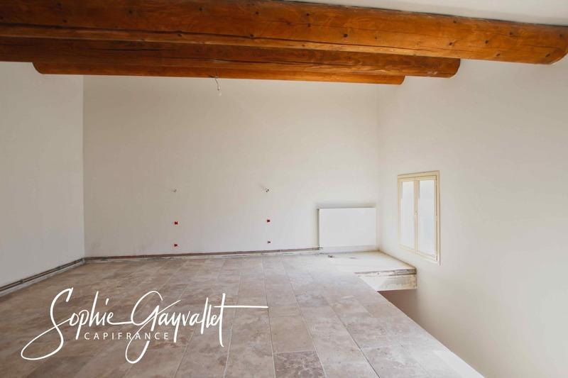 Maison - 550 m² - 9 pièces