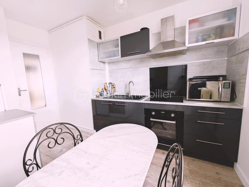 Loft - 80 m² - 4 pièces