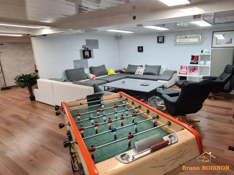 Maison - 317 m² - 8 pièces