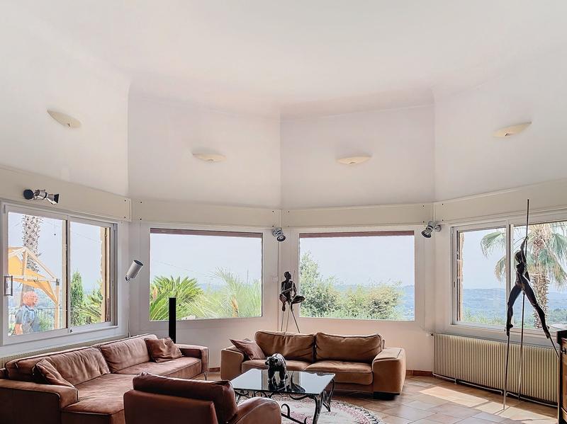 Maison - 200 m² - 6 pièces