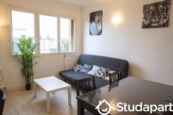 Chambre - 9 m² - 1 pièce