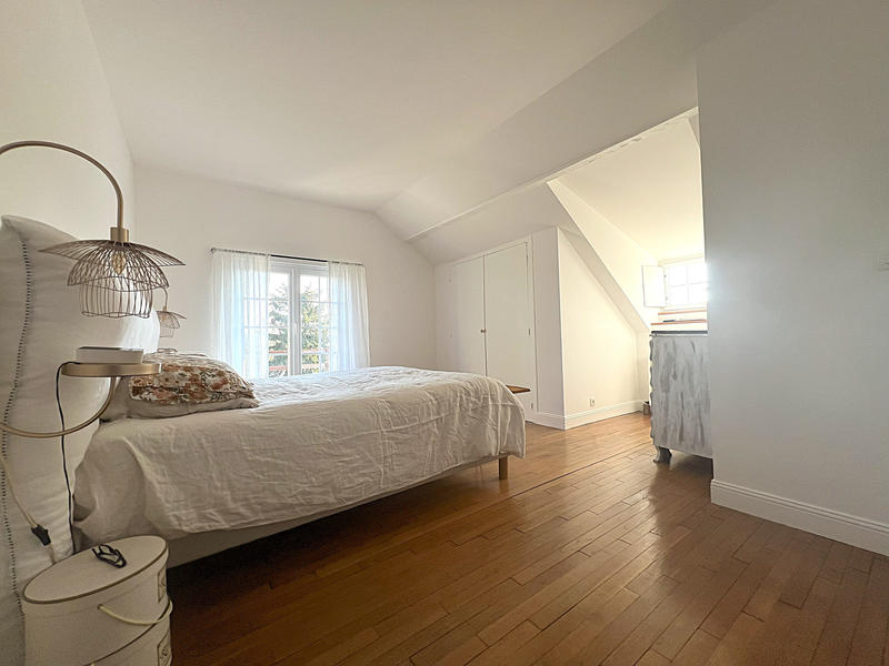 Maison - 297 m² - 10 pièces