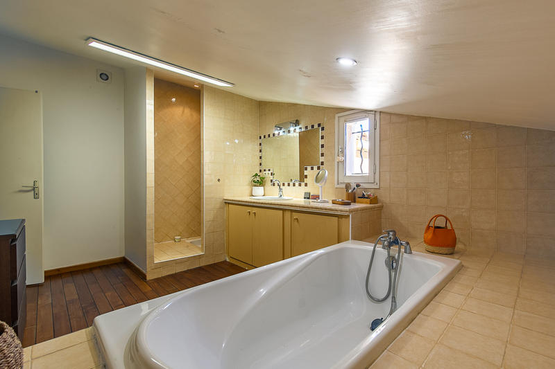 Villa - 189 m² - 6 pièces