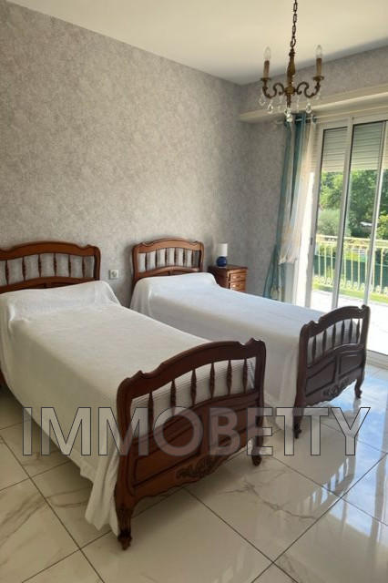 Maison - 180 m² - 6 pièces