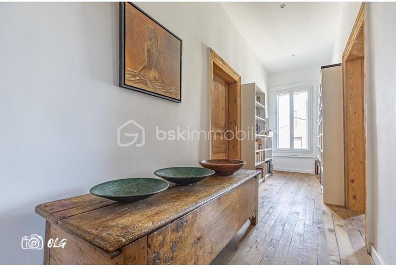 Demeure - 240 m² - 7 pièces