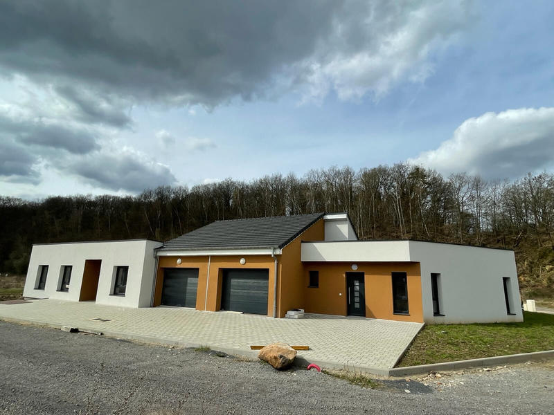 Maison - 95 m² - 5 pièces