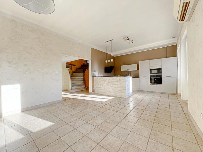 Appartement - 133 m² - 4 pièces