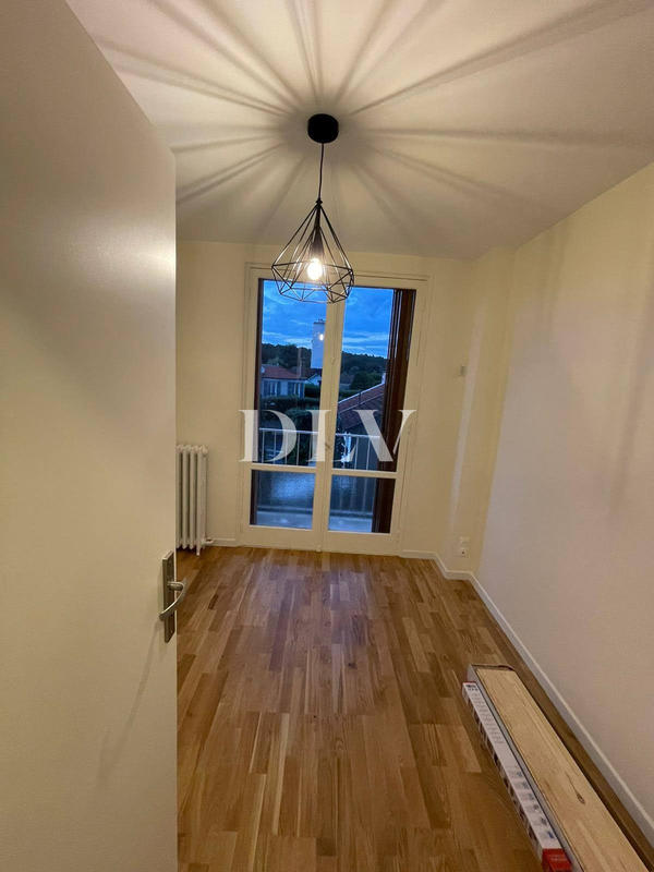 Appartement - 75 m² - 5 pièces